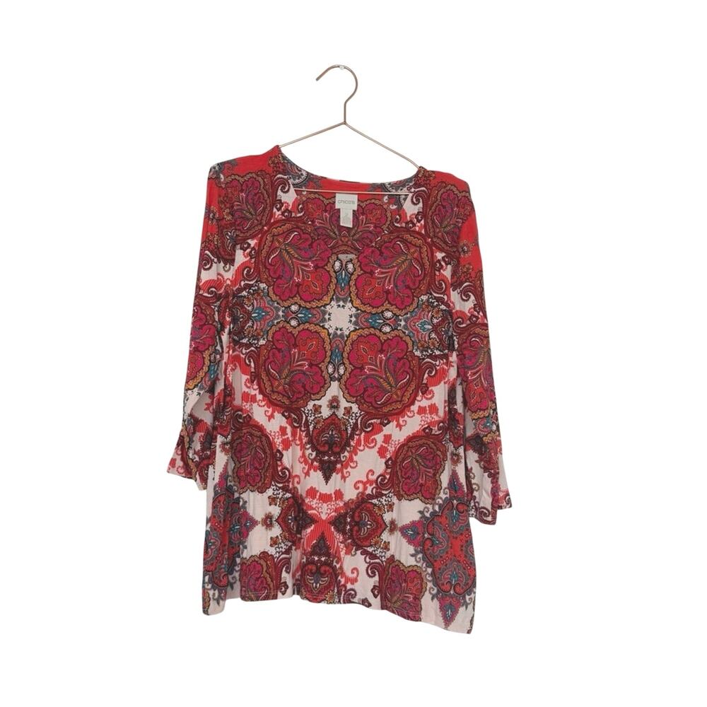 Chico's Vibrant coral and Pink Paisley Florentine medallion  vee neck Top